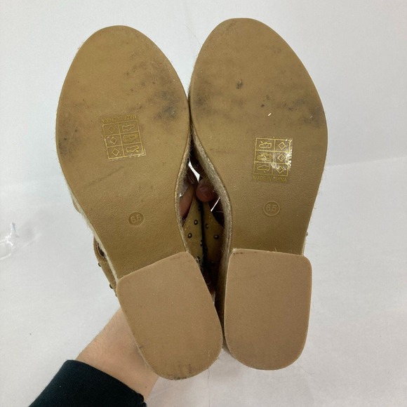 Mi.iM‎ Sandals Womens Sz 6.5 Beige Studded Suede Leather Slide On Espadrille - Picture 5 of 8